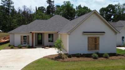 Home For Sale in Flowood, Mississippi