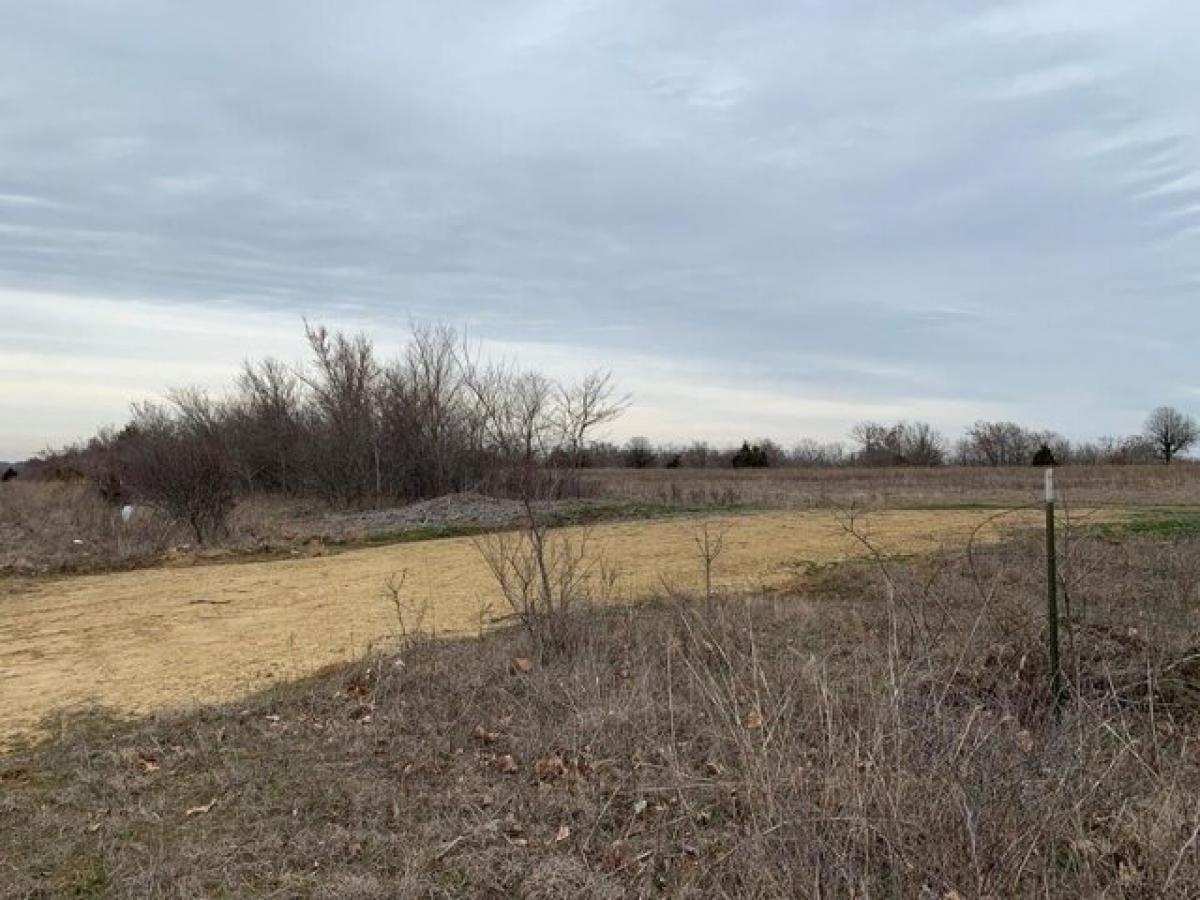 Picture of Residential Land For Sale in Weleetka, Oklahoma, United States