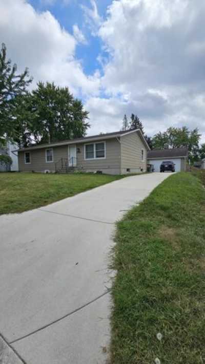 Home For Sale in Grandville, Michigan