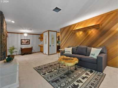 Home For Sale in Welches, Oregon