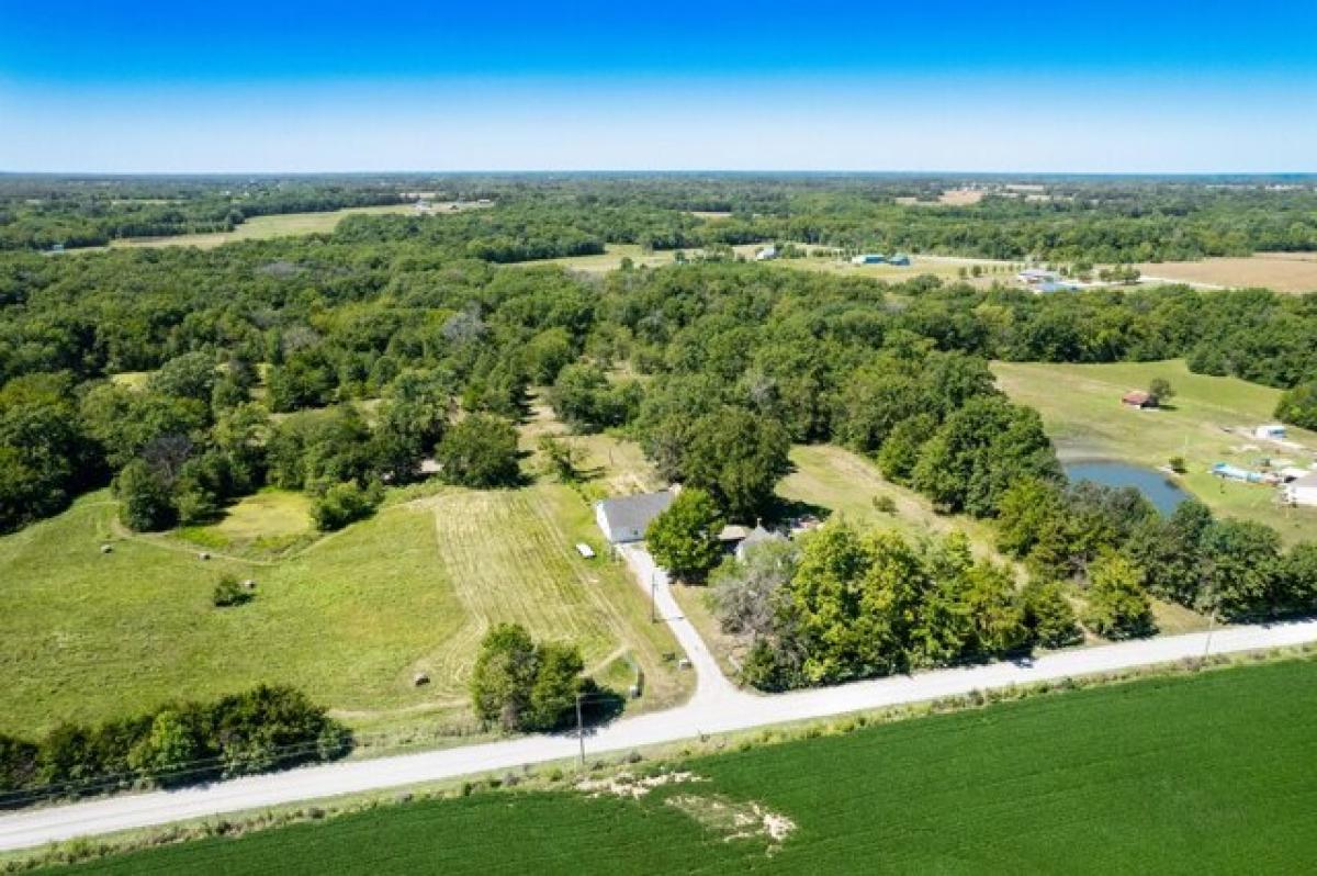 Picture of Home For Sale in Centralia, Missouri, United States