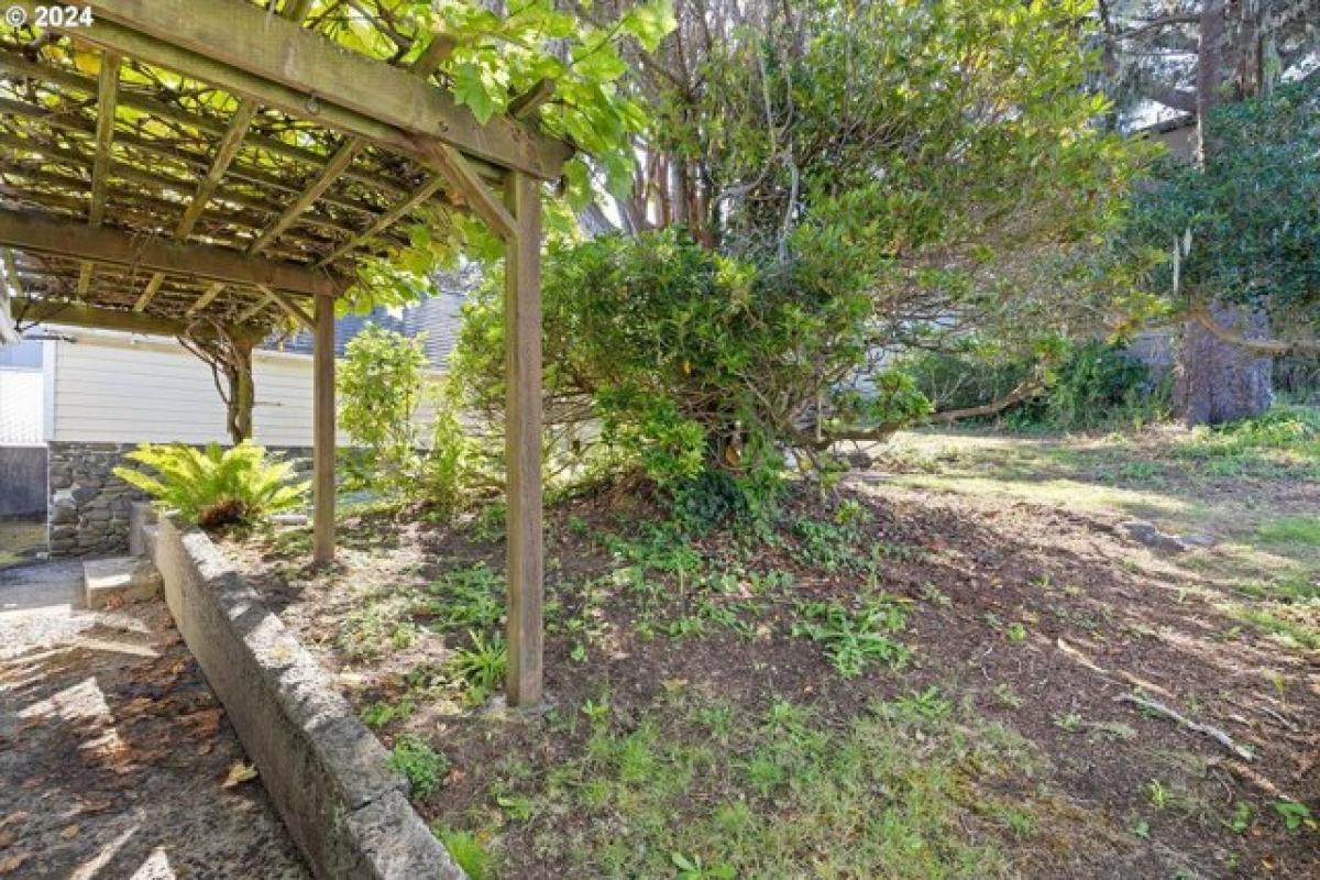 Picture of Home For Sale in Lincoln City, Oregon, United States