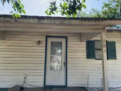 Home For Rent in Refugio, Texas