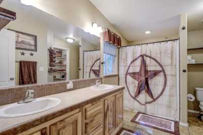 Home For Sale in Dunsmuir, California