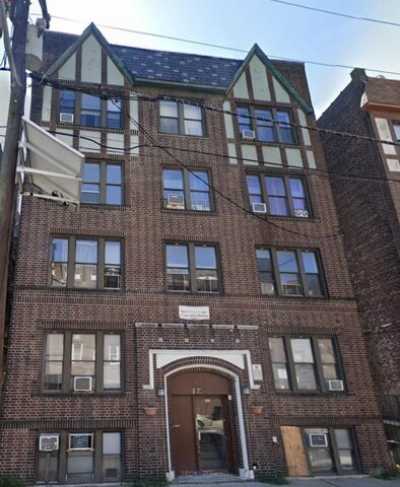 Home For Rent in Jersey City, New Jersey