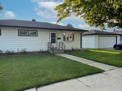 Home For Sale in Sheboygan, Wisconsin