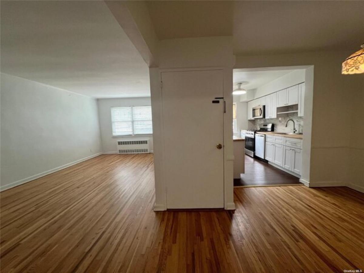 Picture of Home For Rent in East Elmhurst, New York, United States