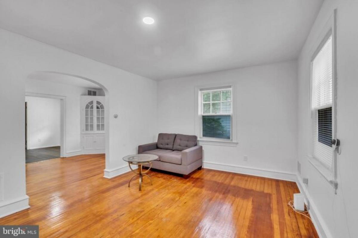 Picture of Home For Sale in Salem, New Jersey, United States