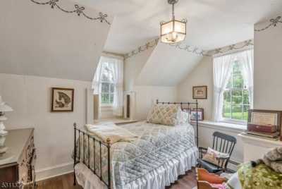 Home For Sale in Oakland, New Jersey