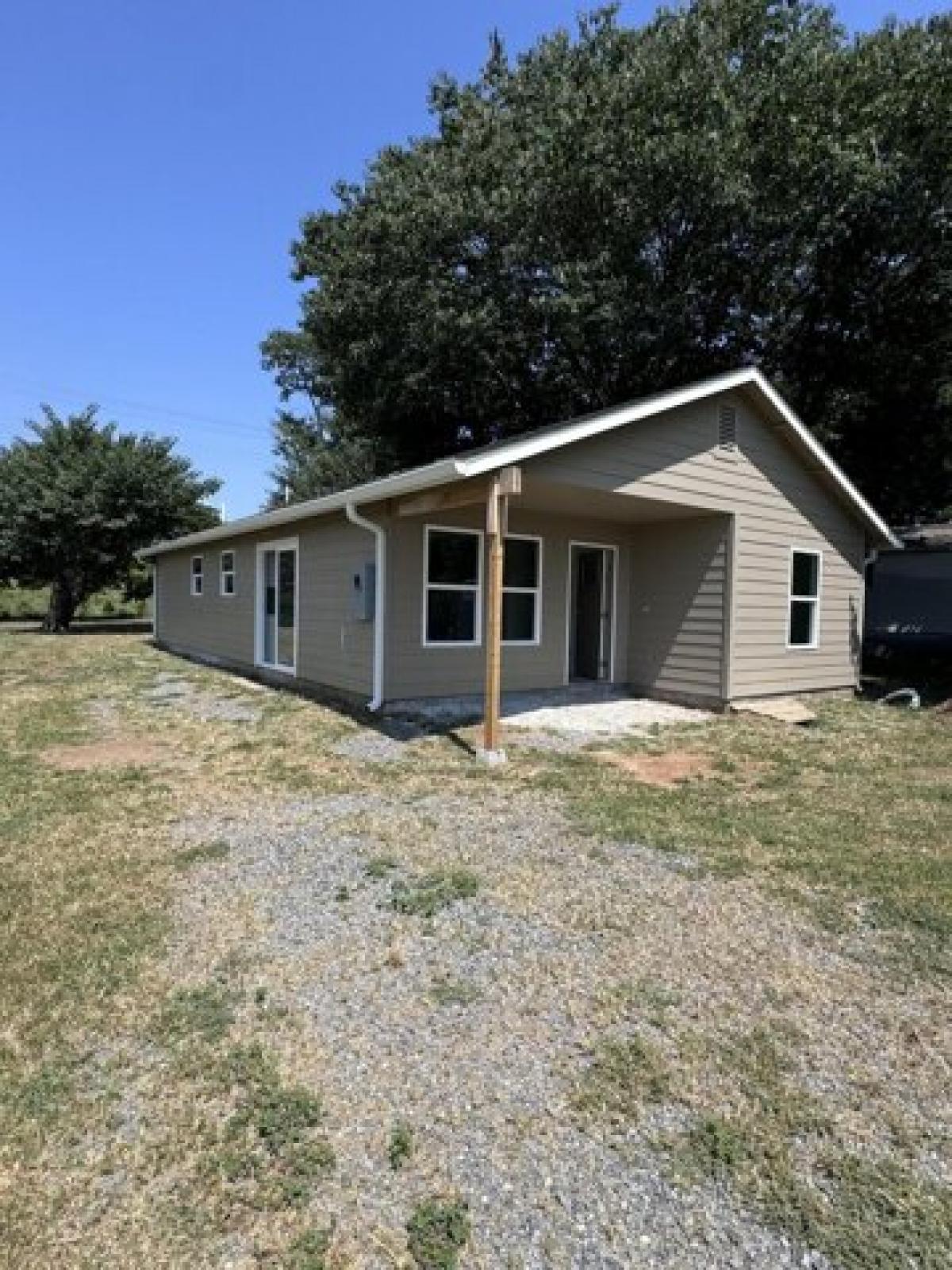 Picture of Home For Sale in Sweetwater, Tennessee, United States