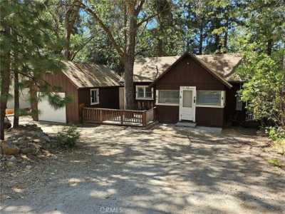 Home For Rent in Angelus Oaks, California