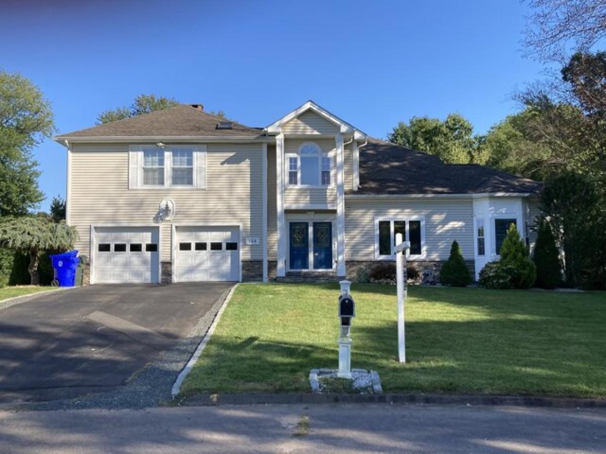 Picture of Home For Sale in Rocky Hill, Connecticut, United States