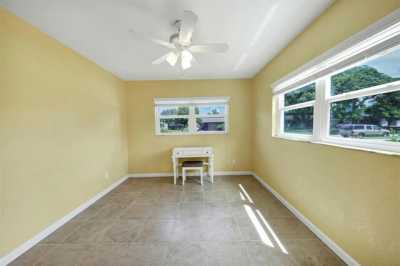 Home For Sale in Sarasota, Florida