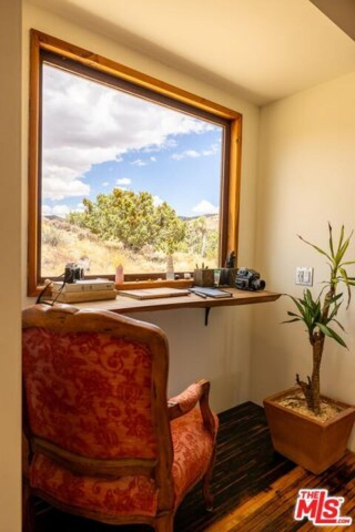 Picture of Home For Sale in Pioneertown, California, United States