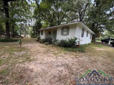 Home For Sale in Avinger, Texas