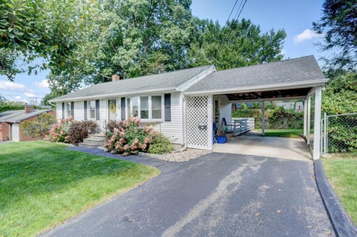 Picture of Home For Sale in Torrington, Connecticut, United States