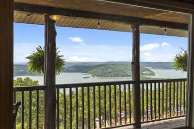 Home For Sale in Branson West, Missouri