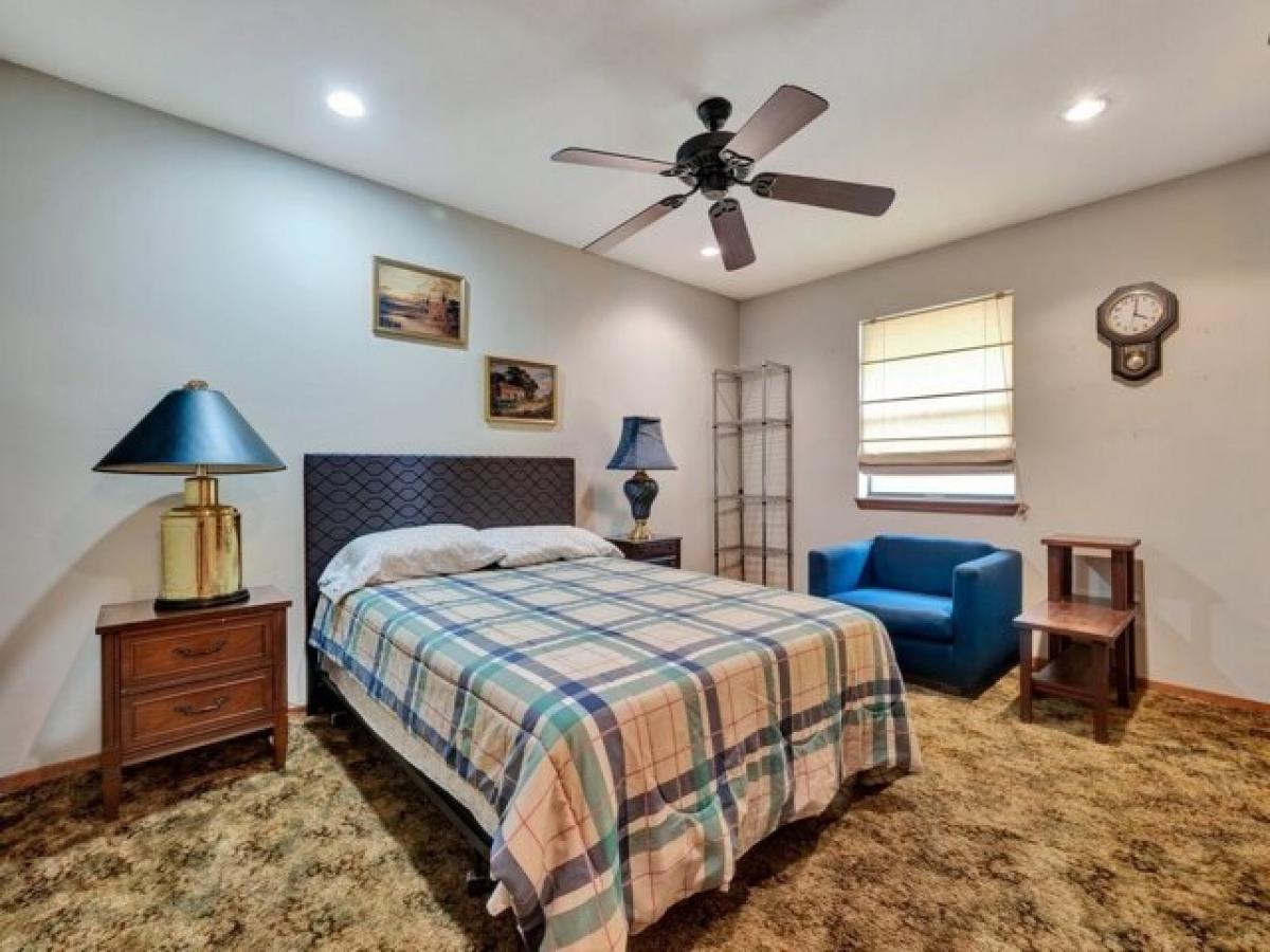 Picture of Home For Sale in Huntington, Texas, United States