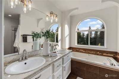 Home For Sale in Maple Valley, Washington