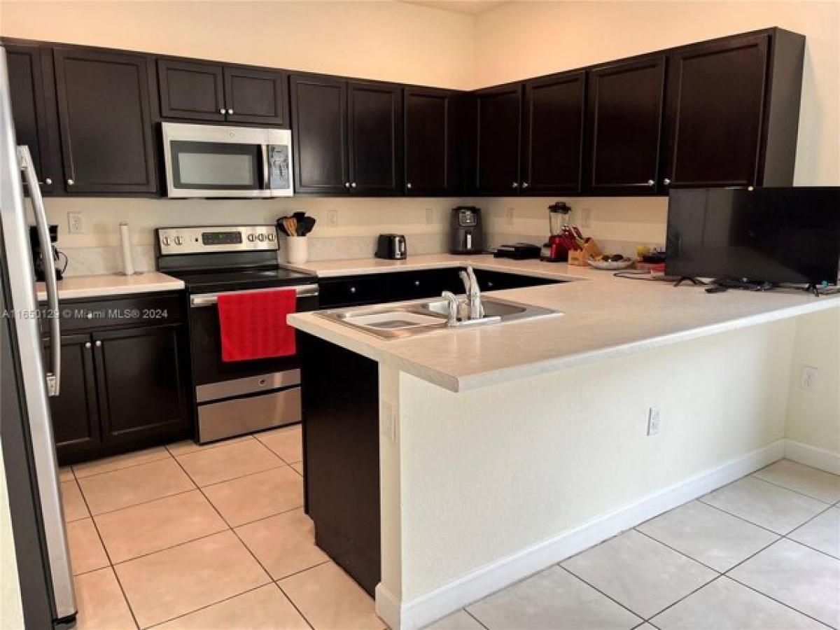 Picture of Home For Sale in Hialeah, Florida, United States