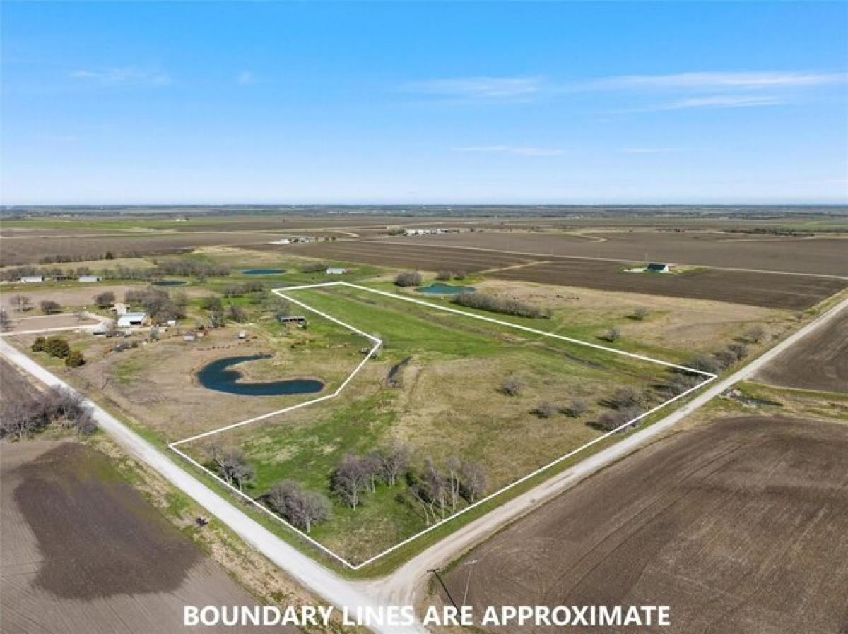 Picture of Residential Land For Sale in Bynum, Texas, United States