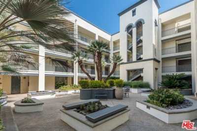 Home For Sale in Playa Vista, California