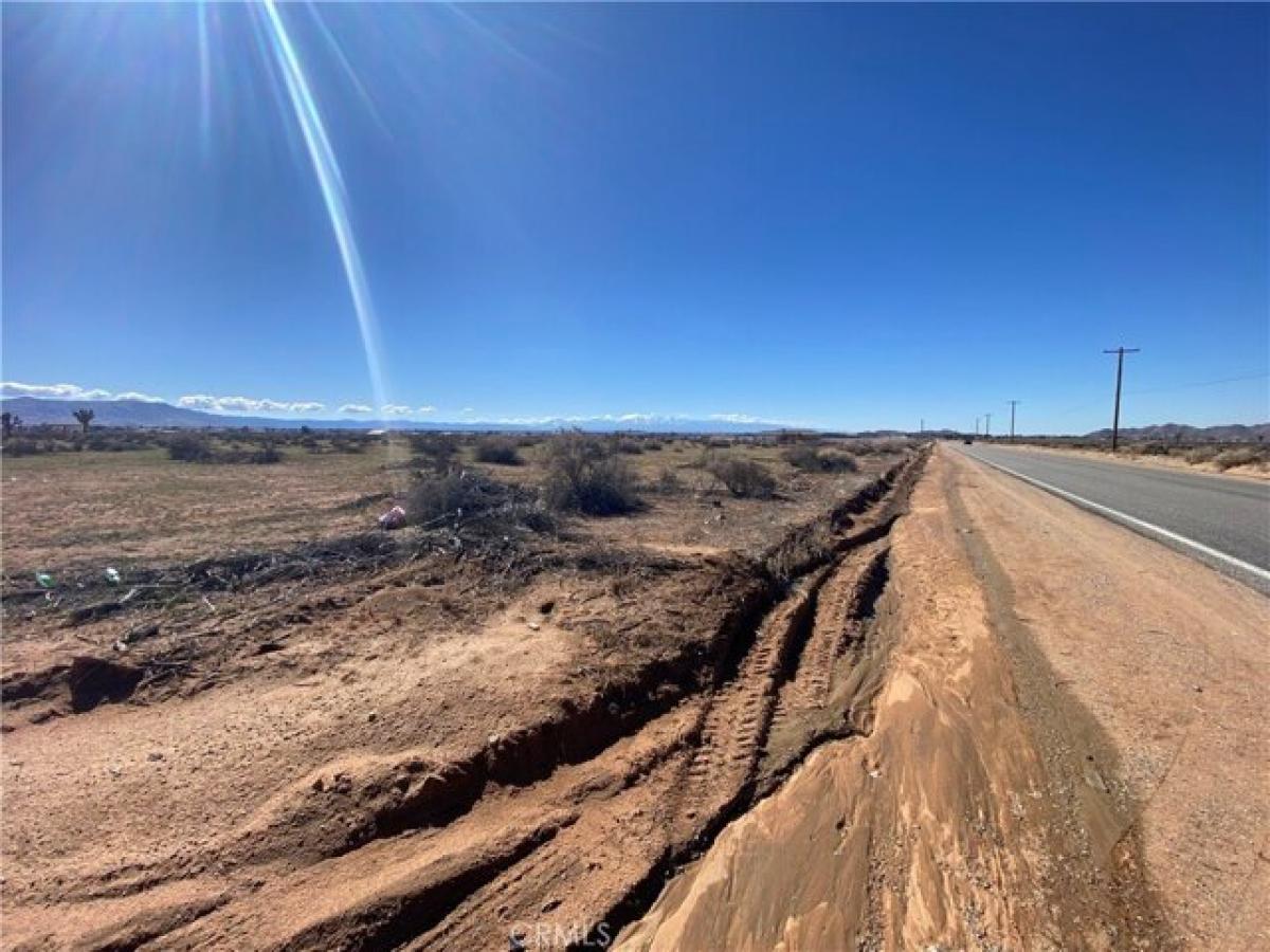 Picture of Residential Land For Sale in Apple Valley, California, United States