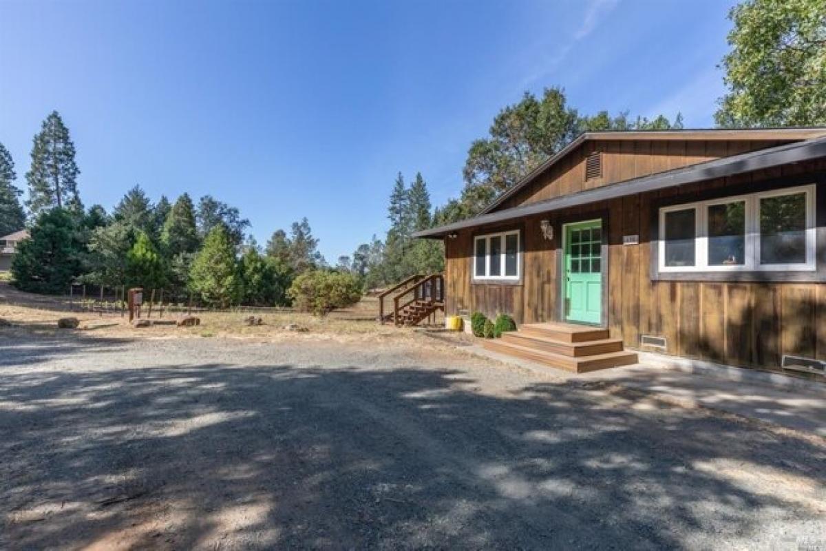 Picture of Home For Rent in Angwin, California, United States