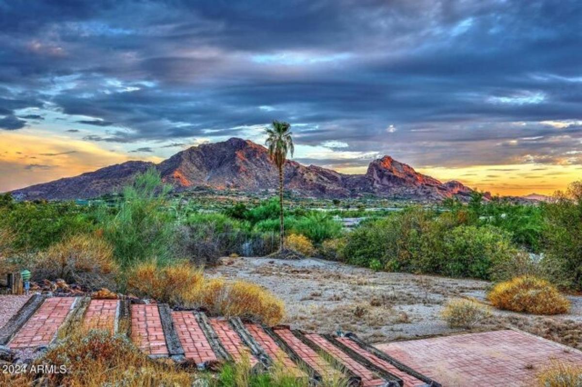 Picture of Residential Land For Sale in Paradise Valley, Arizona, United States