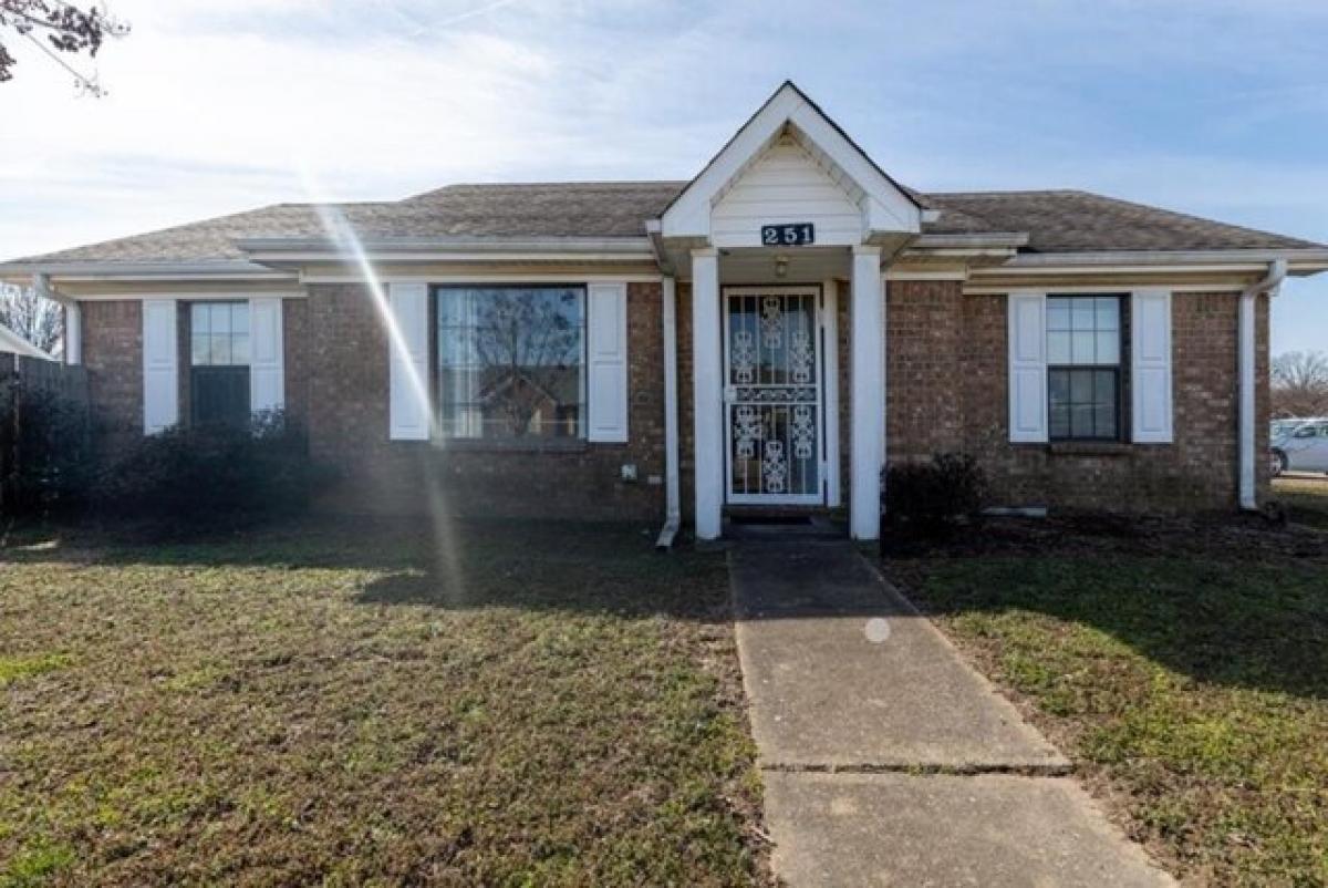 Picture of Home For Sale in Marion, Arkansas, United States