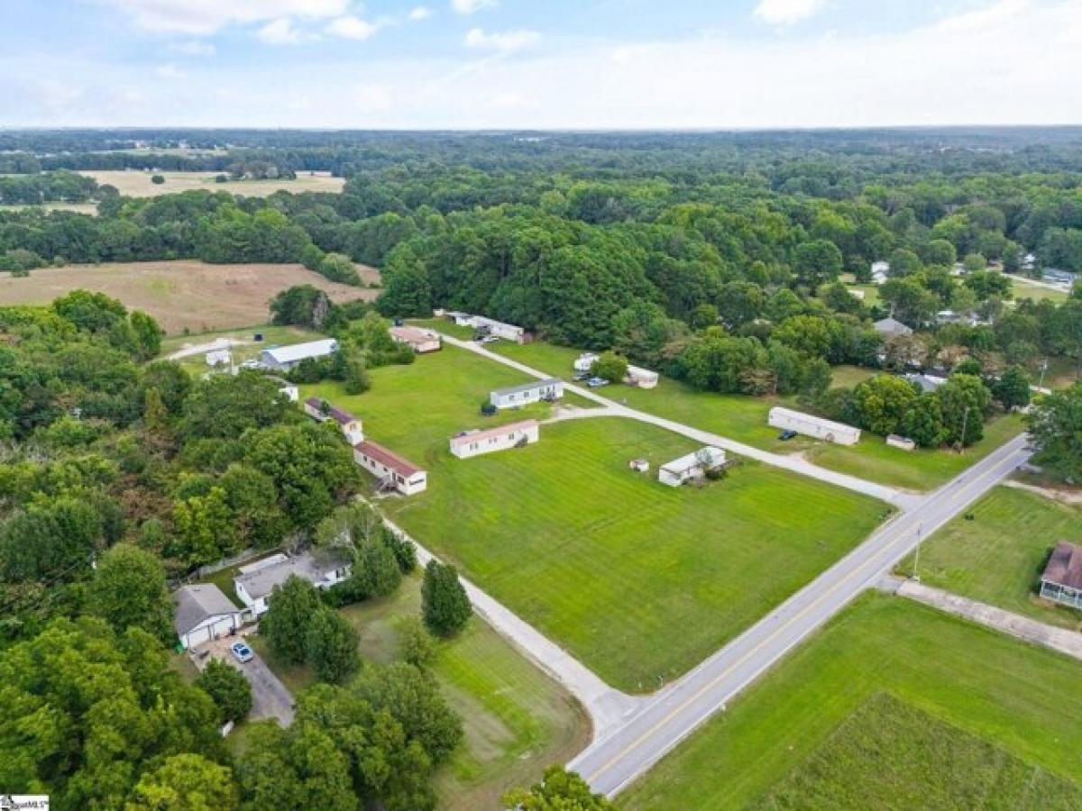 Picture of Home For Sale in Simpsonville, South Carolina, United States