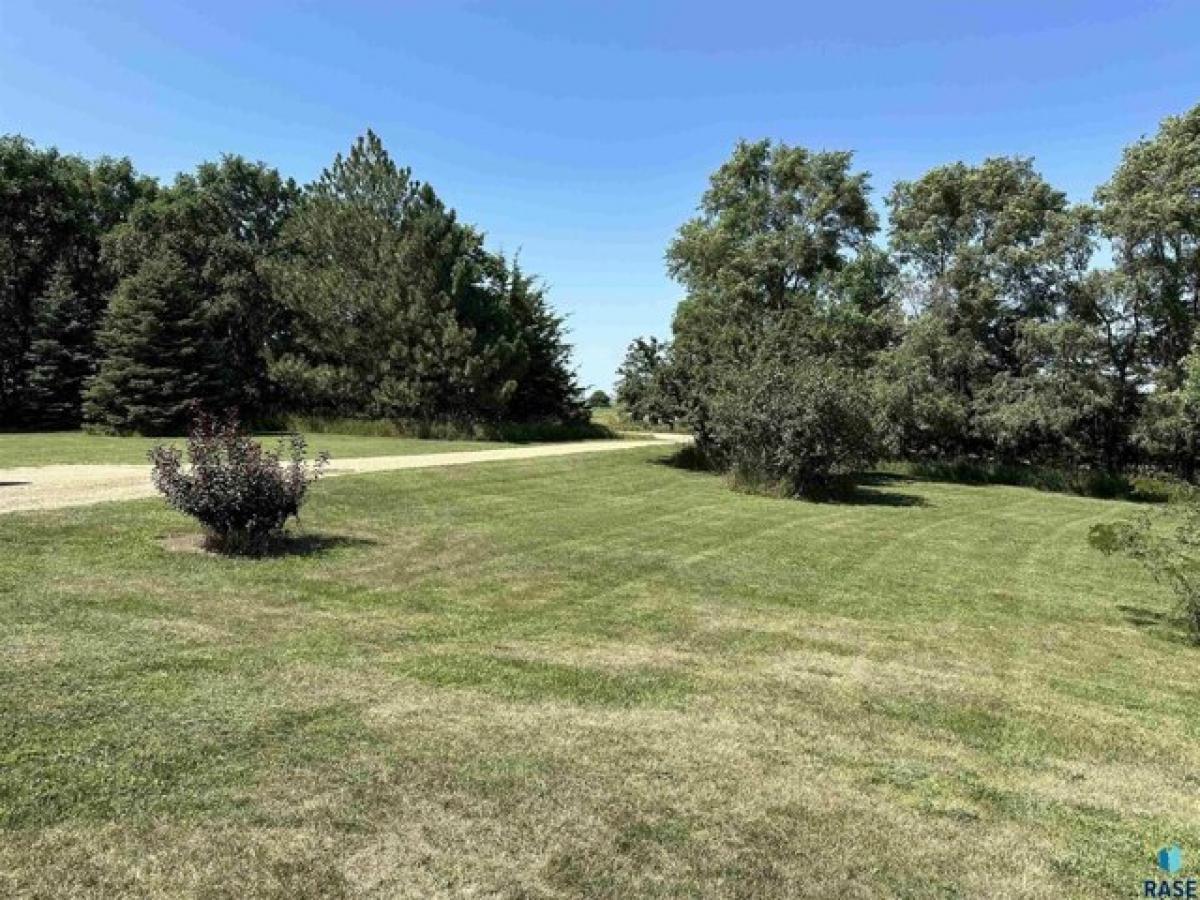 Picture of Home For Sale in Freeman, South Dakota, United States