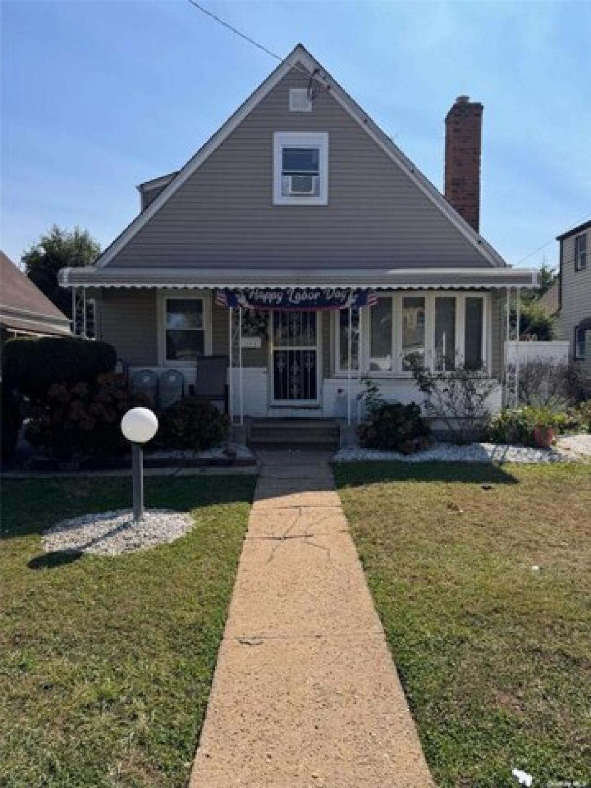 Picture of Home For Sale in Hempstead, New York, United States