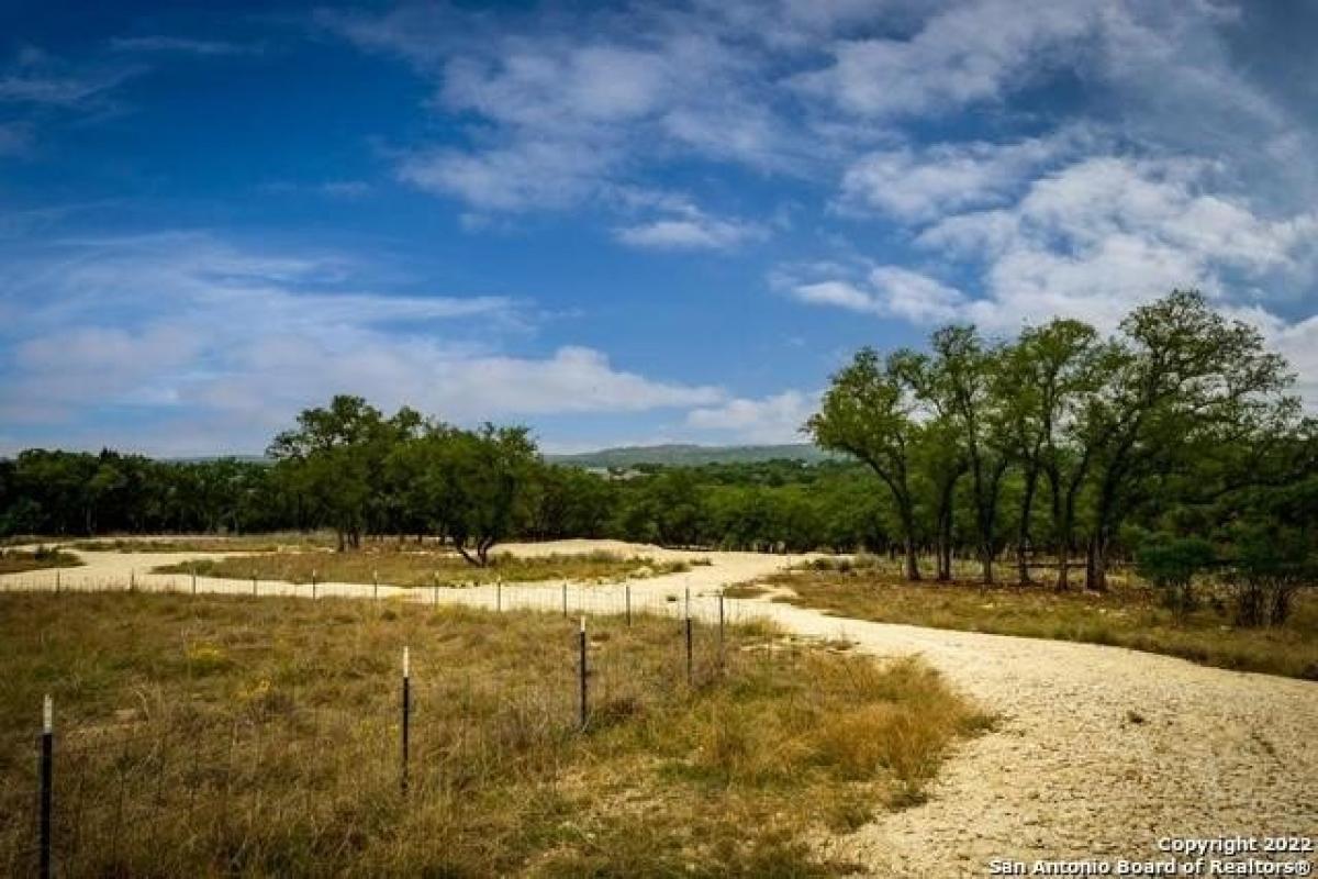 Picture of Residential Land For Sale in Boerne, Texas, United States