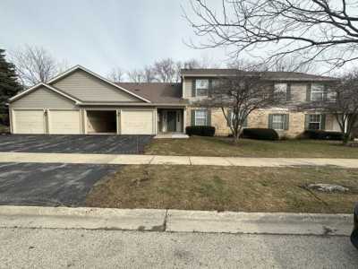 Home For Sale in Round Lake Beach, Illinois