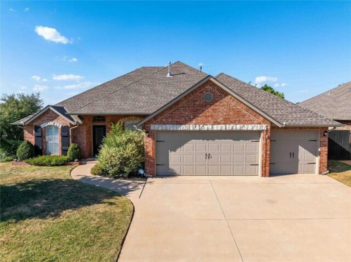 Picture of Home For Sale in Edmond, Oklahoma, United States