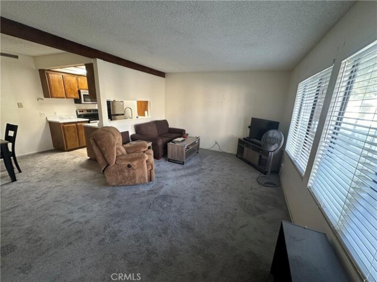 Picture of Home For Sale in Colton, California, United States