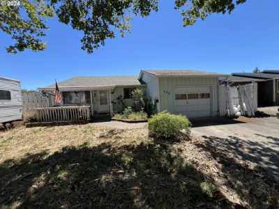 Home For Sale in Roseburg, Oregon