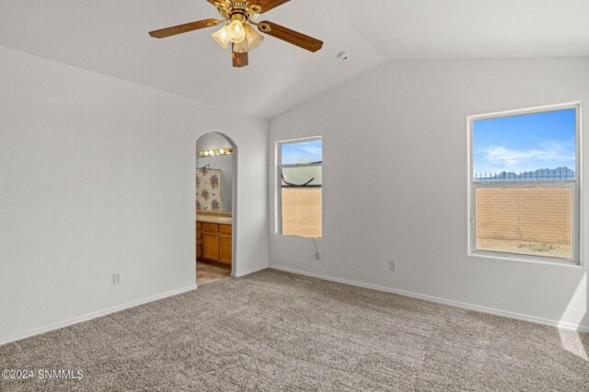 Picture of Home For Sale in Las Cruces, New Mexico, United States