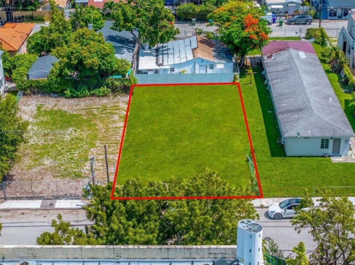 Picture of Residential Land For Sale in Miami, Florida, United States