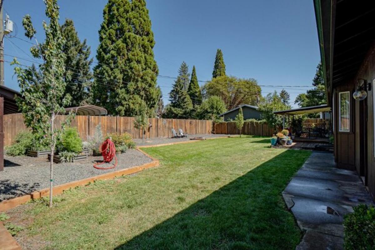 Picture of Home For Sale in Butte Falls, Oregon, United States