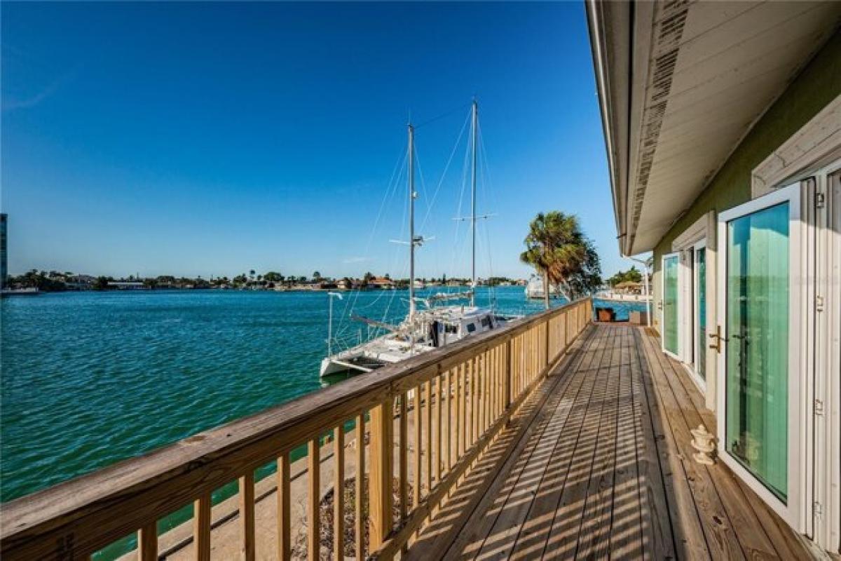 Picture of Home For Sale in Saint Pete Beach, Florida, United States