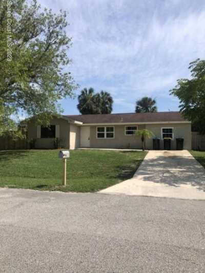 Home For Sale in Palm Bay, Florida