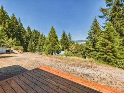 Home For Sale in Kneeland, California