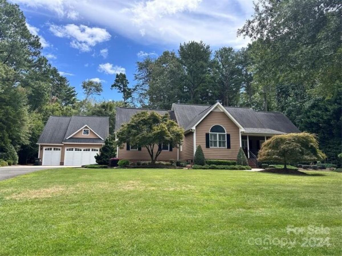 Picture of Home For Sale in Cornelius, North Carolina, United States