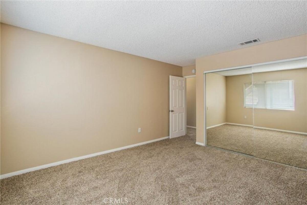 Picture of Home For Sale in Colton, California, United States