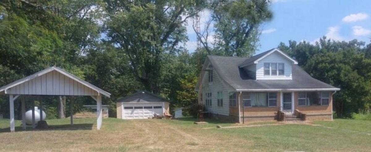 Picture of Home For Sale in Taswell, Indiana, United States