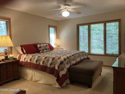 Home For Sale in Pocono Pines, Pennsylvania