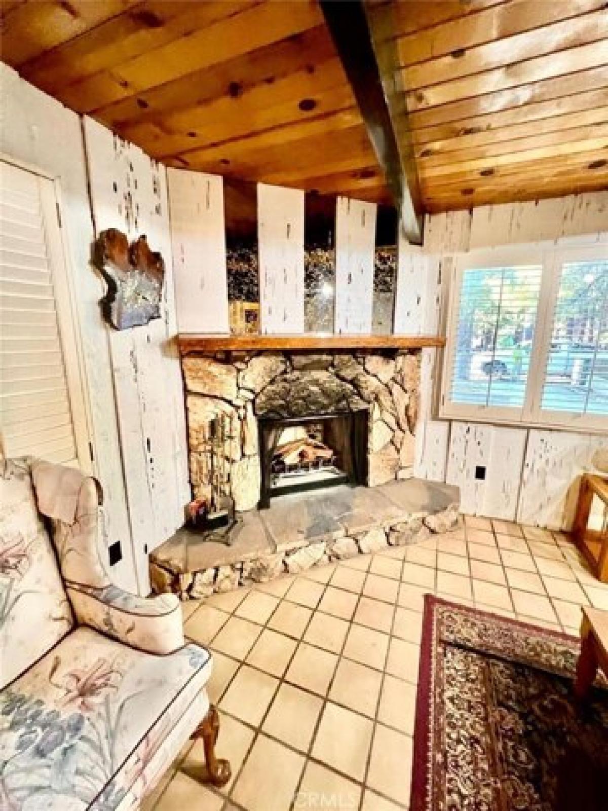 Picture of Home For Sale in Big Bear City, California, United States