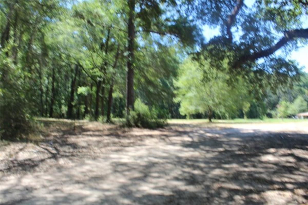 Picture of Residential Land For Sale in Cleveland, Texas, United States